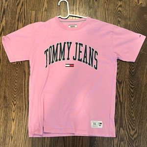 Short sleeve Tommy Jeans t-shirt.